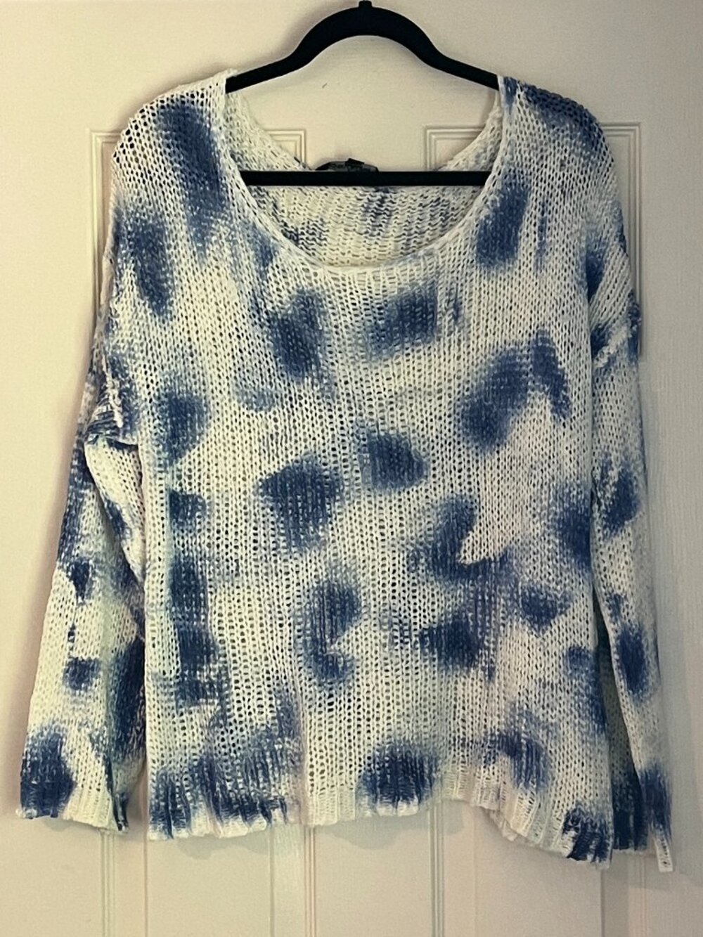 Davi and Dani Blue and White Tie Dye Ribbed Knit Pullover Sweater